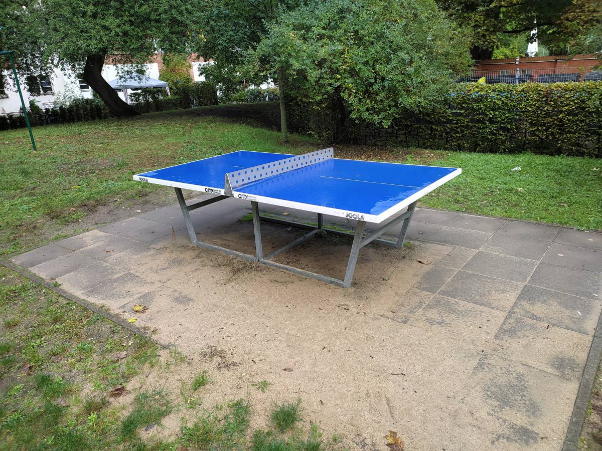 Tischtennis bei Marie-Curie-Allee 80
