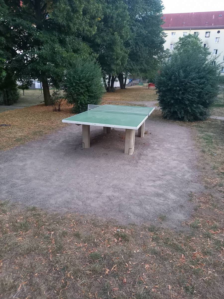 Tischtennis bei Erich-Zeigner-Allee 78