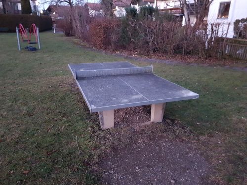 Tischtennis bei Zugspitzstraße 28