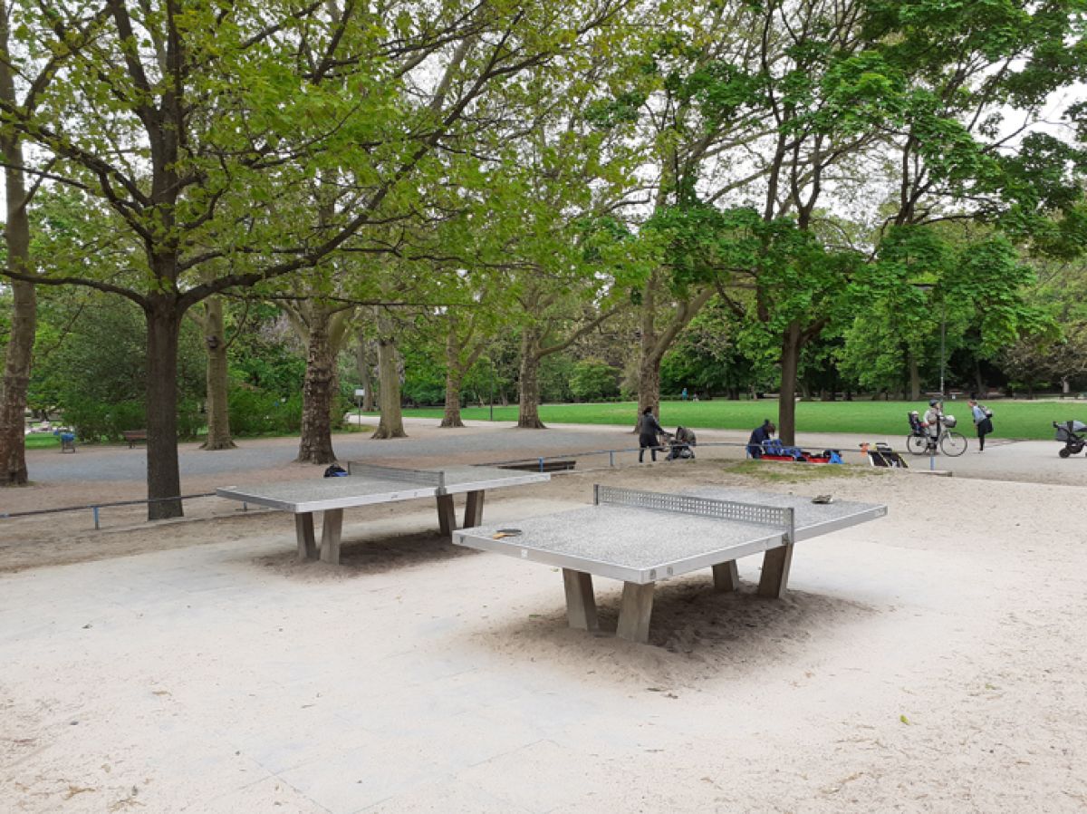 Tischtennis bei Comeniusstraße 39