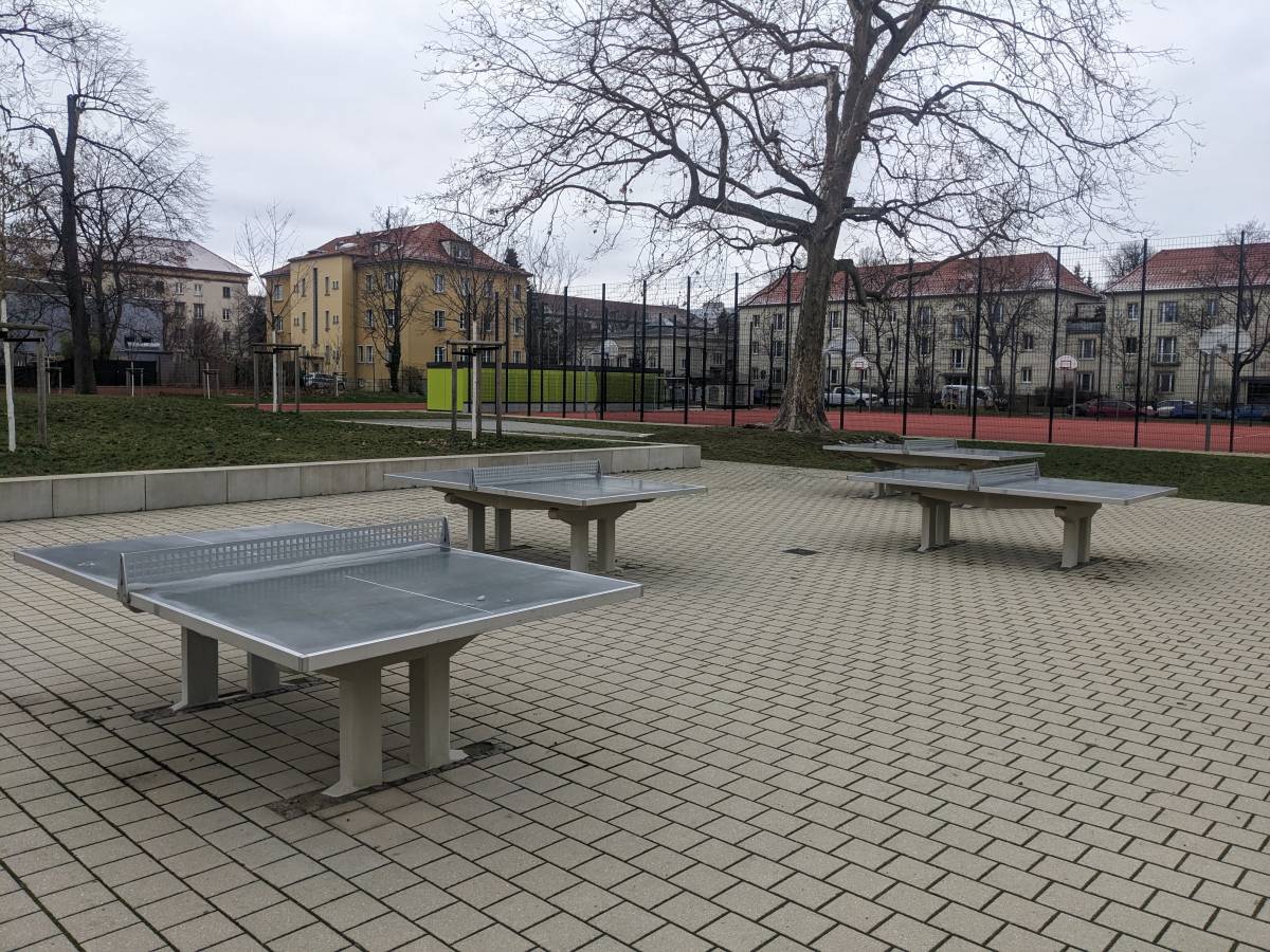 Tischtennis bei Bernhardstraße 18