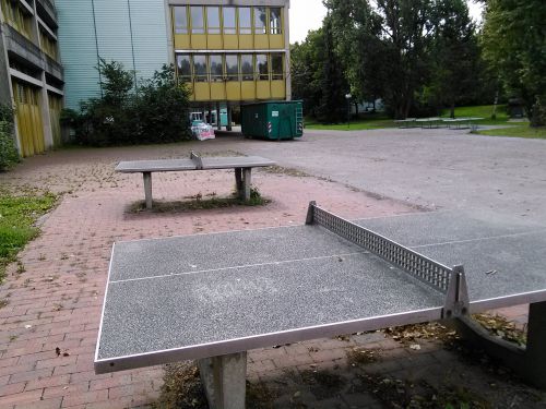 Tischtennis bei Peterhofstraße 9A