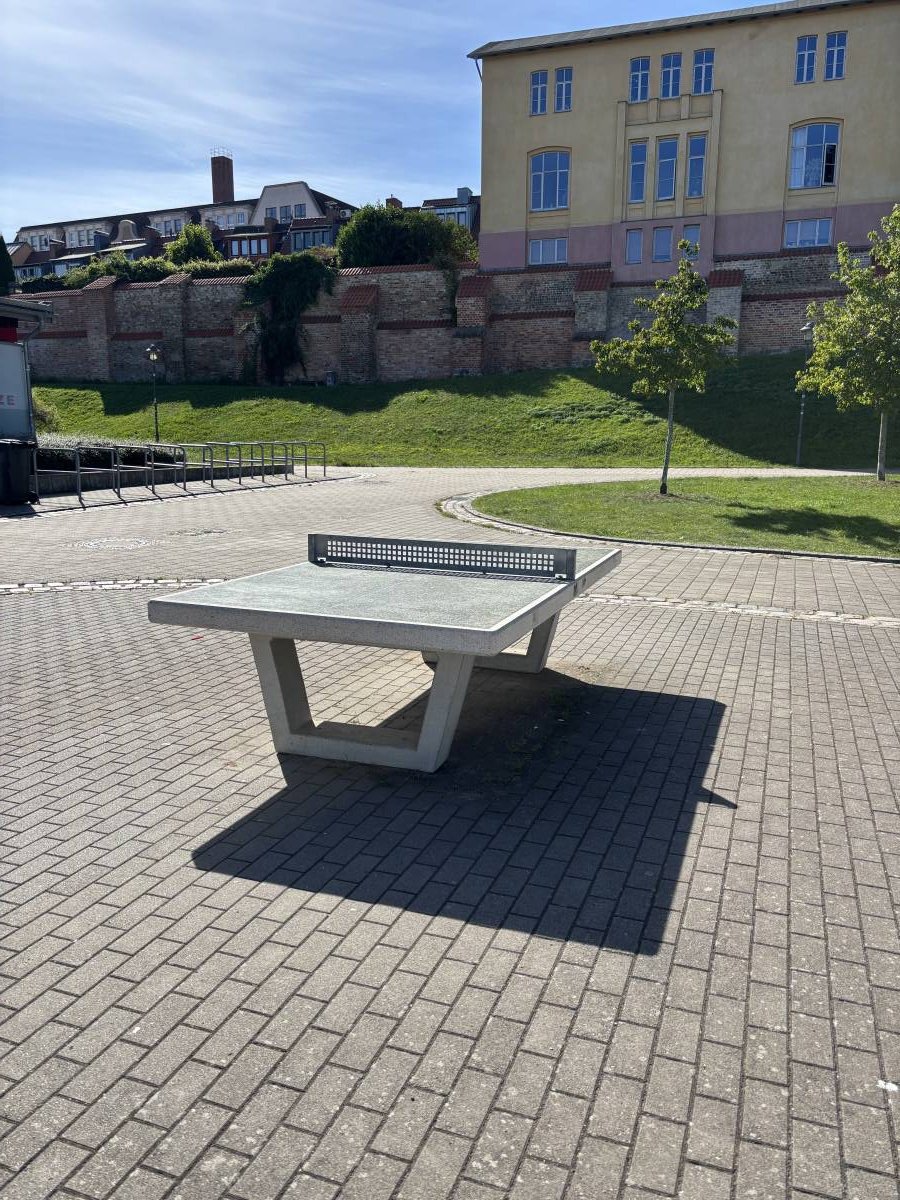 Tischtennis bei Karl-Planeth-Weg