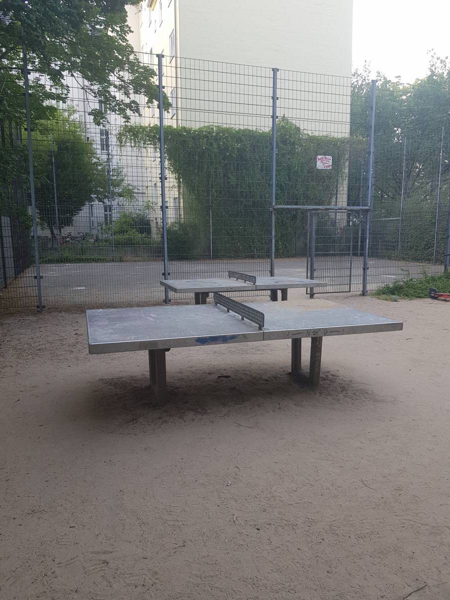 Tischtennis bei Naumannstraße 40