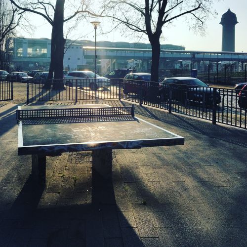 Tischtennis bei Simplonstraße