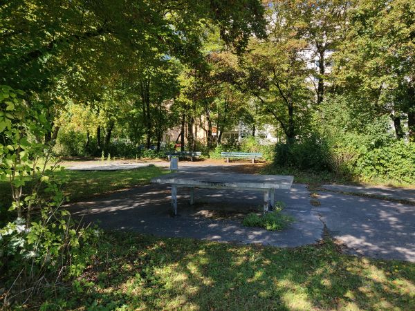 Tischtennis bei Eduard-Spranger-Straße 6