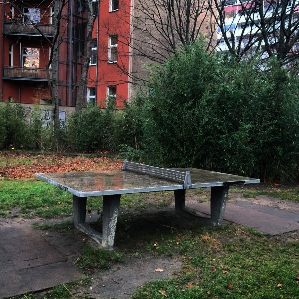 Tischtennis bei Straße der Pariser Kommune 25