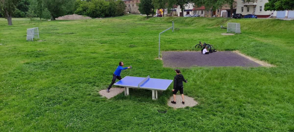 Tischtennis bei Flutbrücke