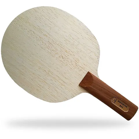der materialspezialist Holz Defensor gerade